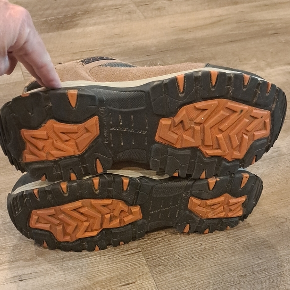 Skechers Brown and Black Construction Shoes With Comp Toe. - Picture 11 of 16